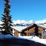 ホテル Surselva