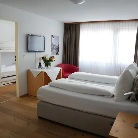 Szálloda Surselva 3*
