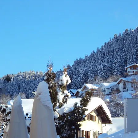 Ξενοδοχείο Surselva 3*