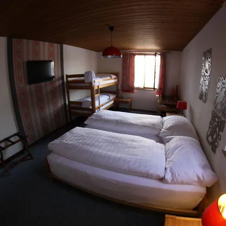Surselva Szálloda 3*